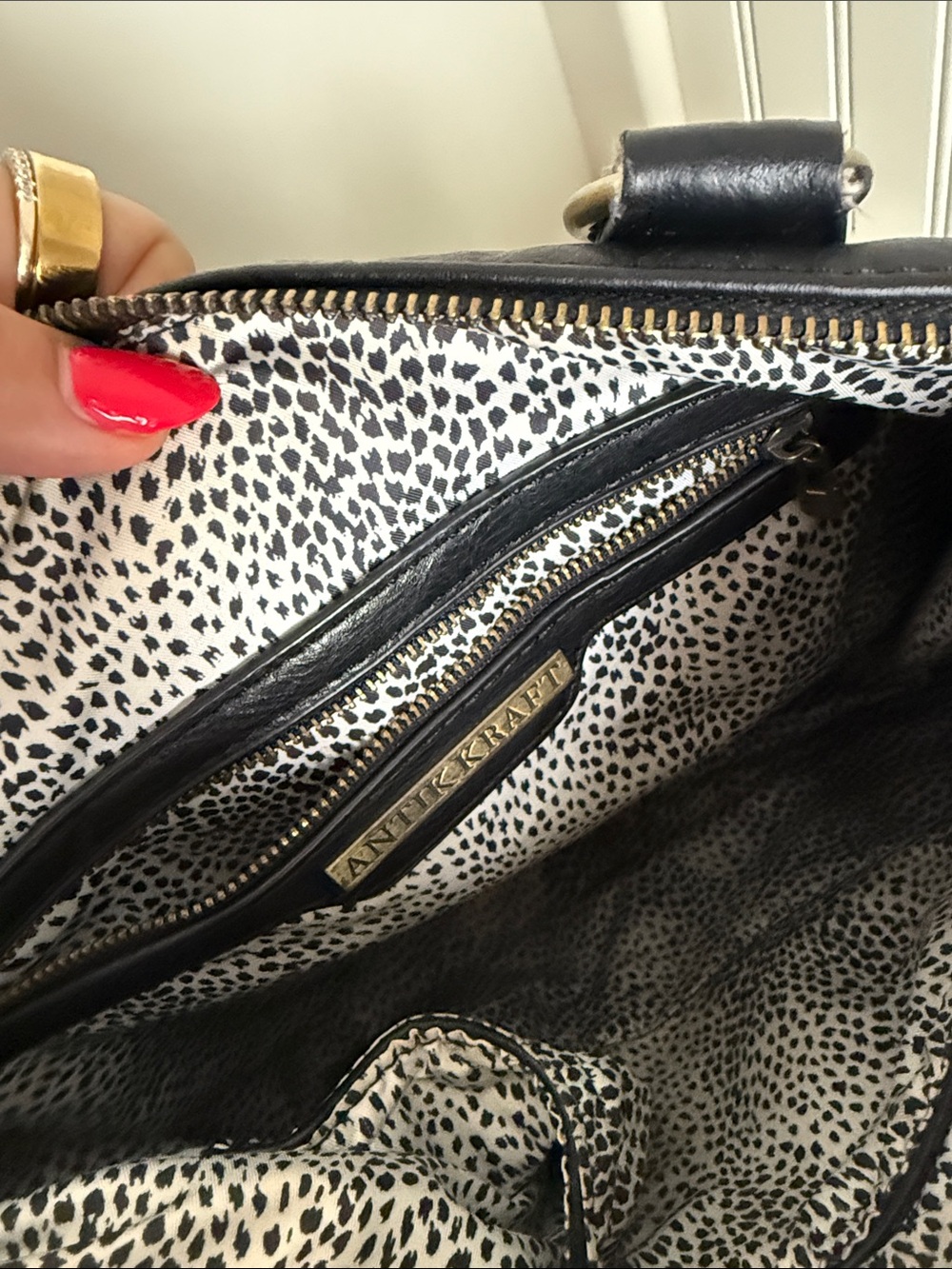Antik Kraft Libby Crossbody Bag - Picture 11 of 15